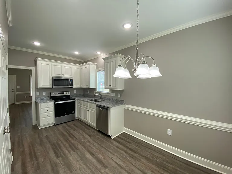 2833 Daisy Ln N #A — Photo 5