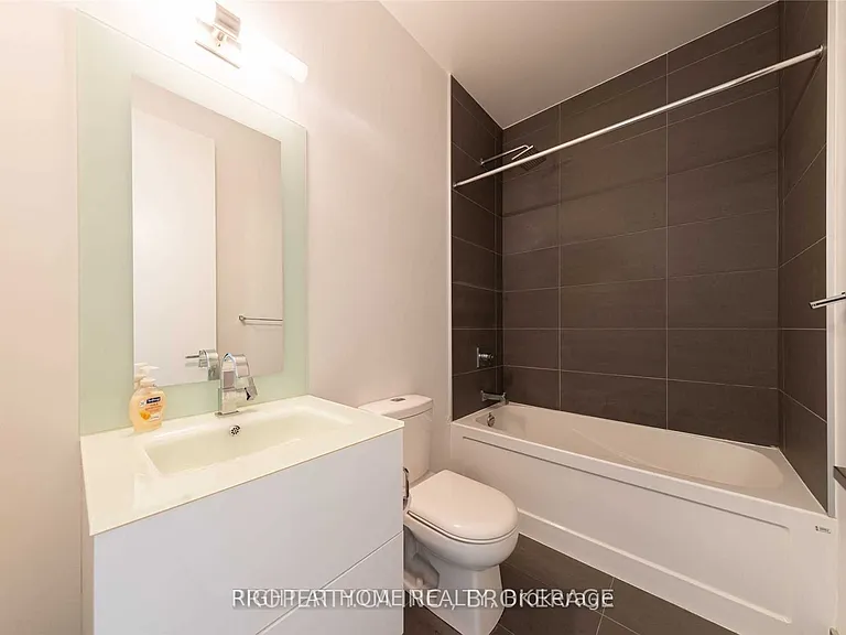 111 Saint Clair Ave W #1023 — Photo 8