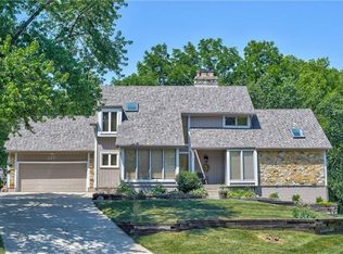 221 NW Birch St, Lees Summit, MO 64064