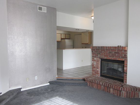 livingroom & kitchen