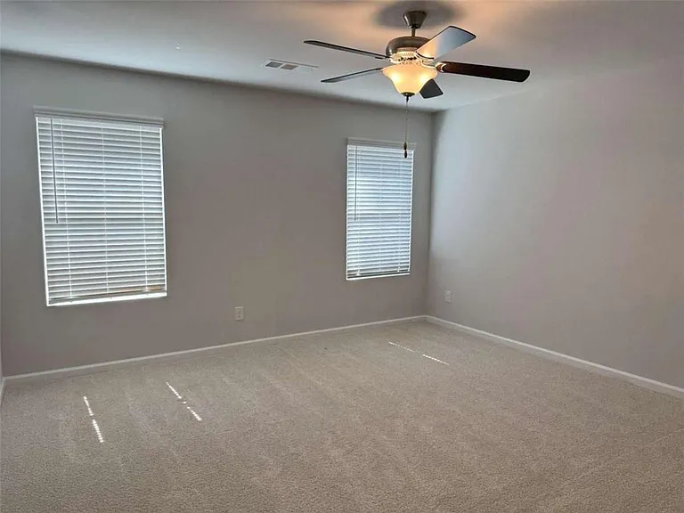 111 Woodside Ct — Photo 9