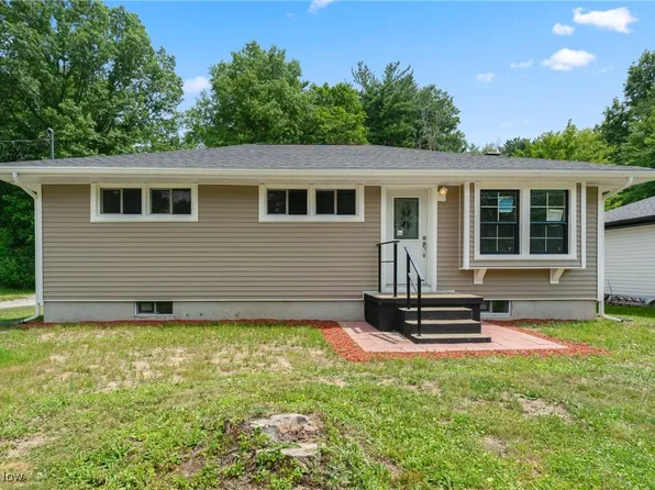 3198 Durst Dr, Cortland, OH 44410