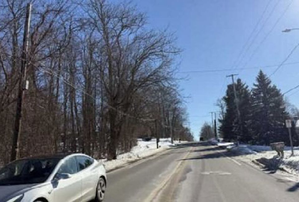 Exterior Neighborhood (street photo)