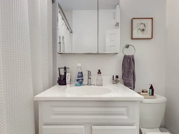 72-34 Austin Street image 13 of 20