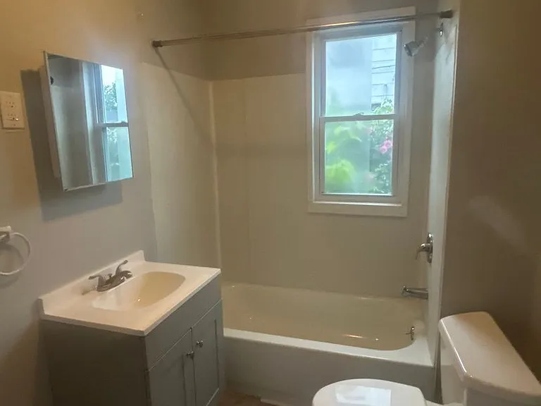2911 Saratoga Ave — Photo 5