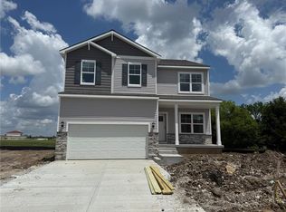 11020 E Ridge Ct, Peculiar, MO 64078