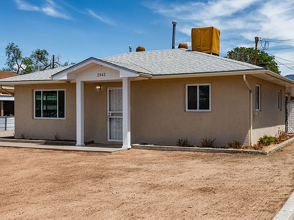 2nd image of 2942 Sierra Dr NE