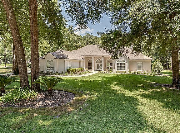 2nd image of 1746 Colonial Dr