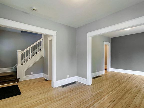 5th image of 1053 York Ave