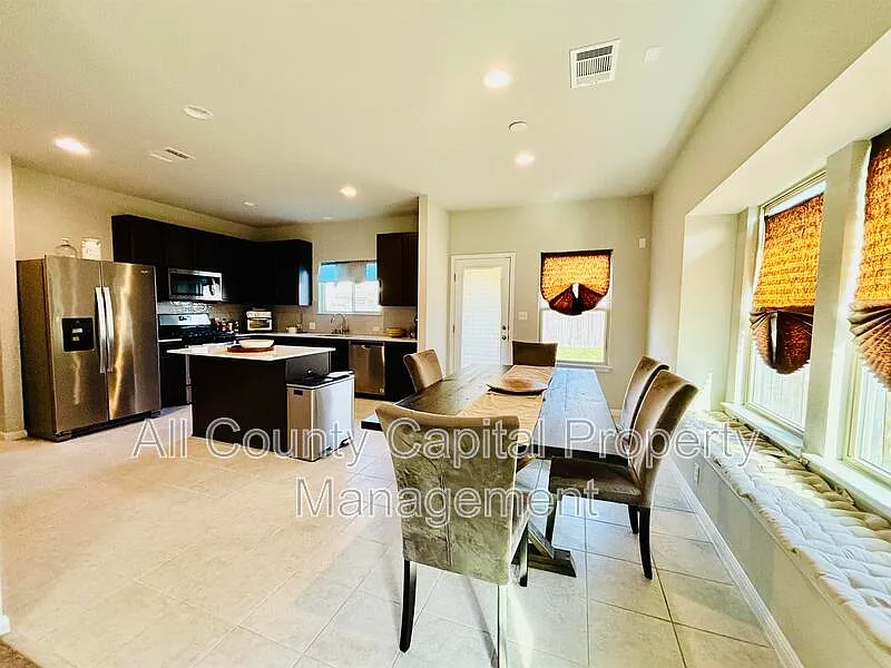3 bed, 2.0 bath, 2046 sqft, $2,055 — Photo 1