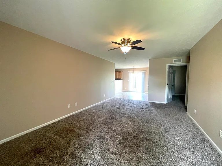 1004 N Radcliffe St #B — Photo 4