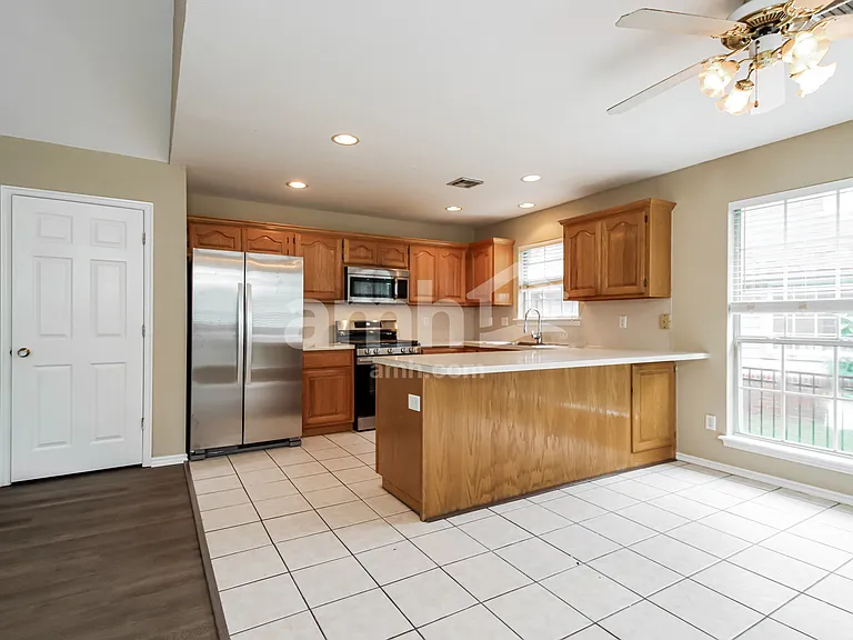 11415 S Mulberry Cir W — Photo 3
