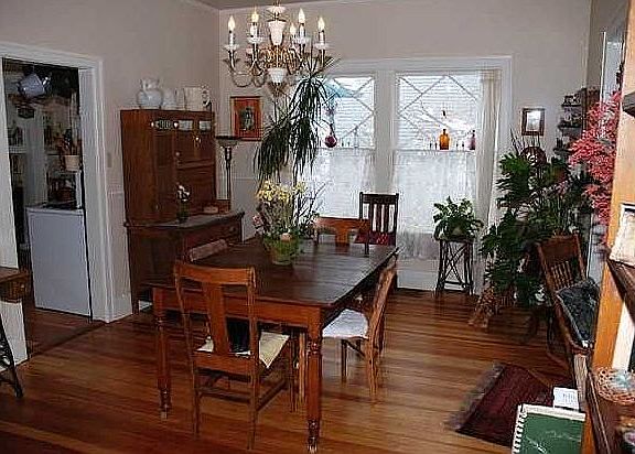 Main Level dining room