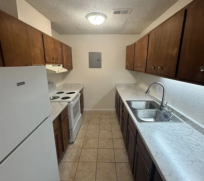 1422 Drake Dr.
