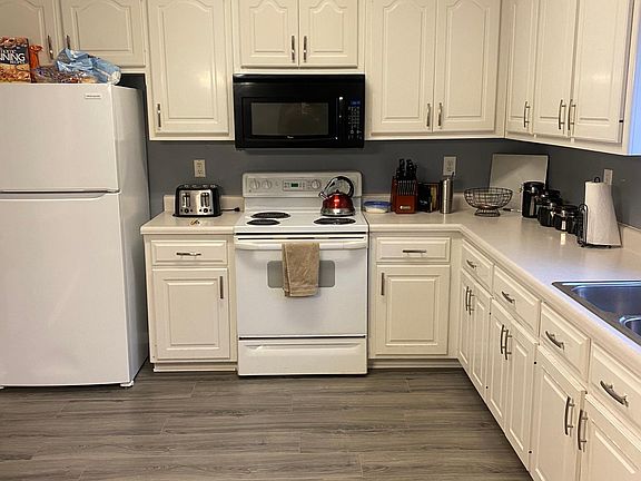 4th image of 202 Tomlinson Dr APT 6C