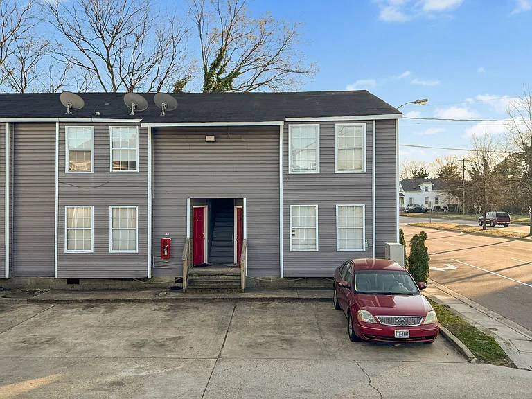 1100 Wilson Rd — Photo 17