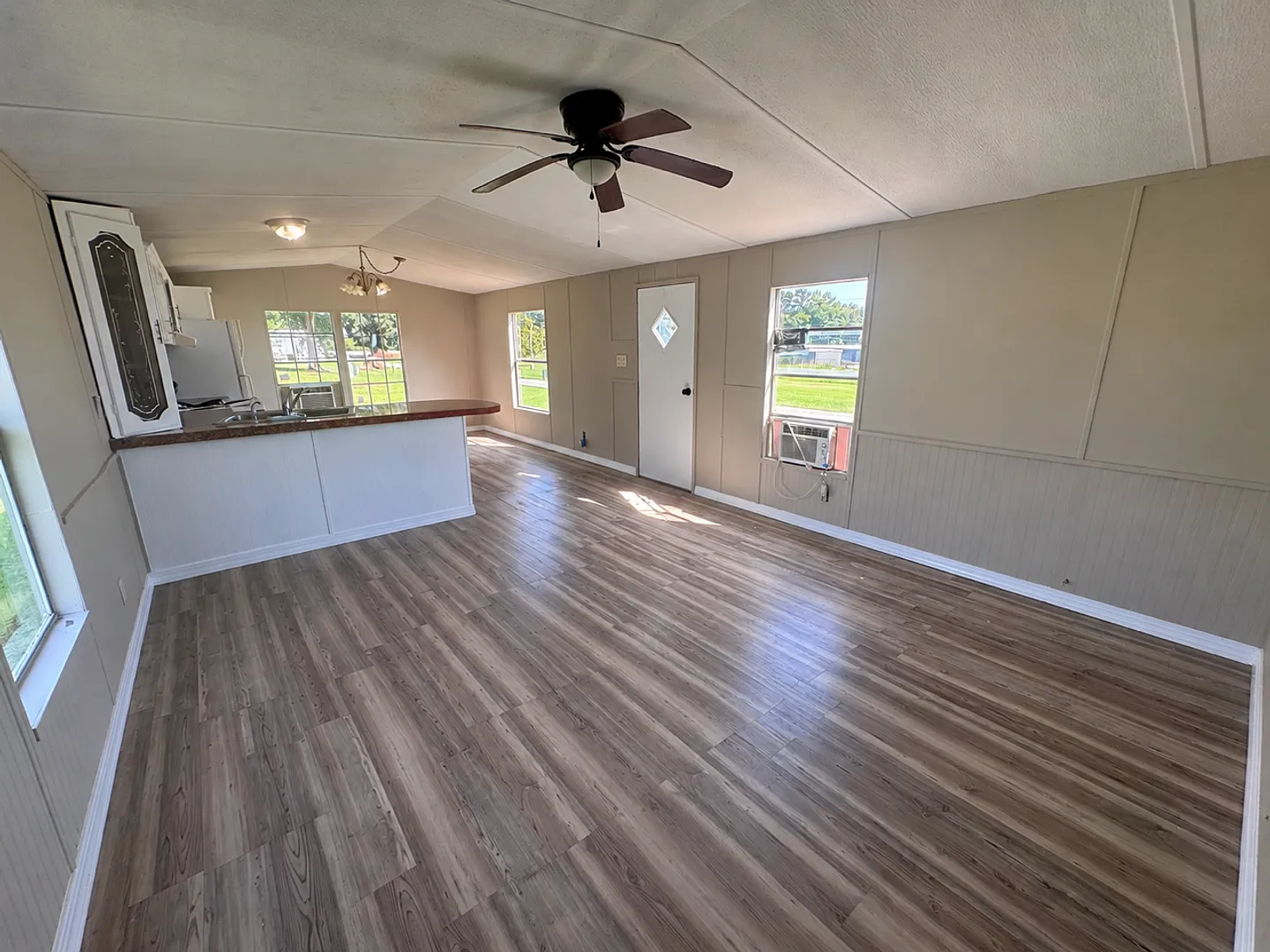 Affordable living in Tallassee, convenient to I-85 and plenty of industry — Photo 4