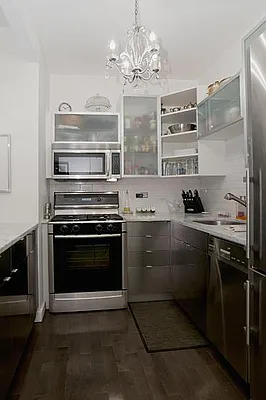 Sold by R New York | media 20