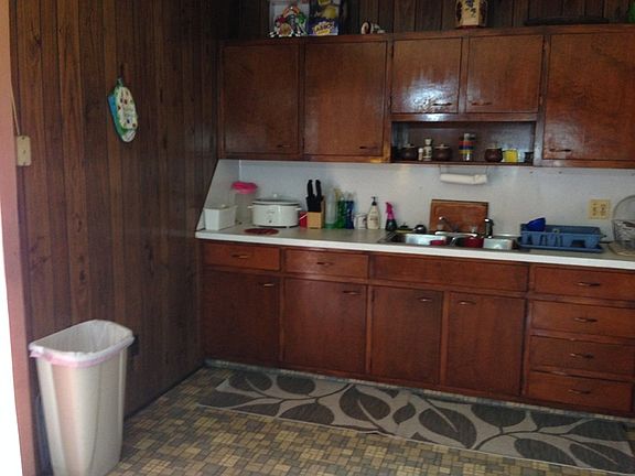2nd image of 3041 Yosemite Dr