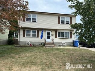 73 Vernon St, Sewaren, NJ 07077