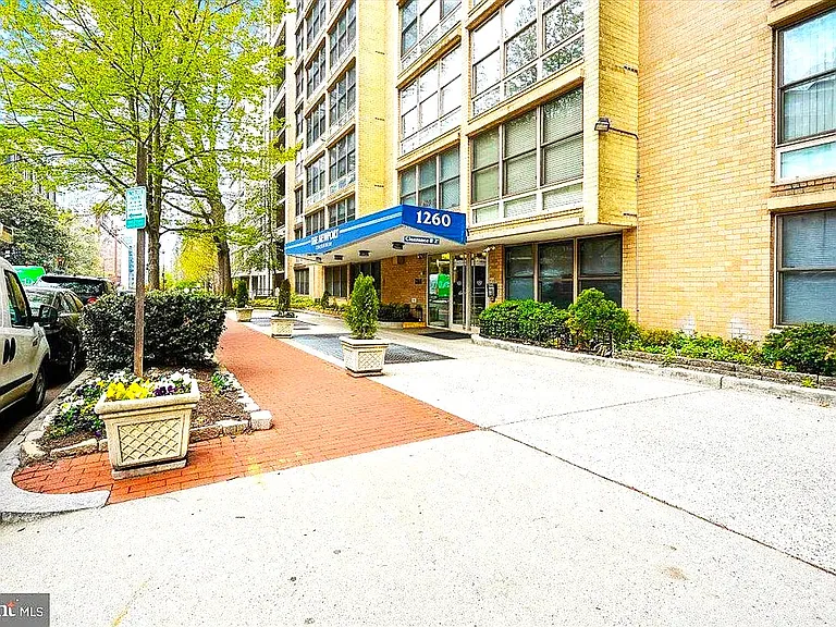 1260 21st St NW #200 — Photo 23