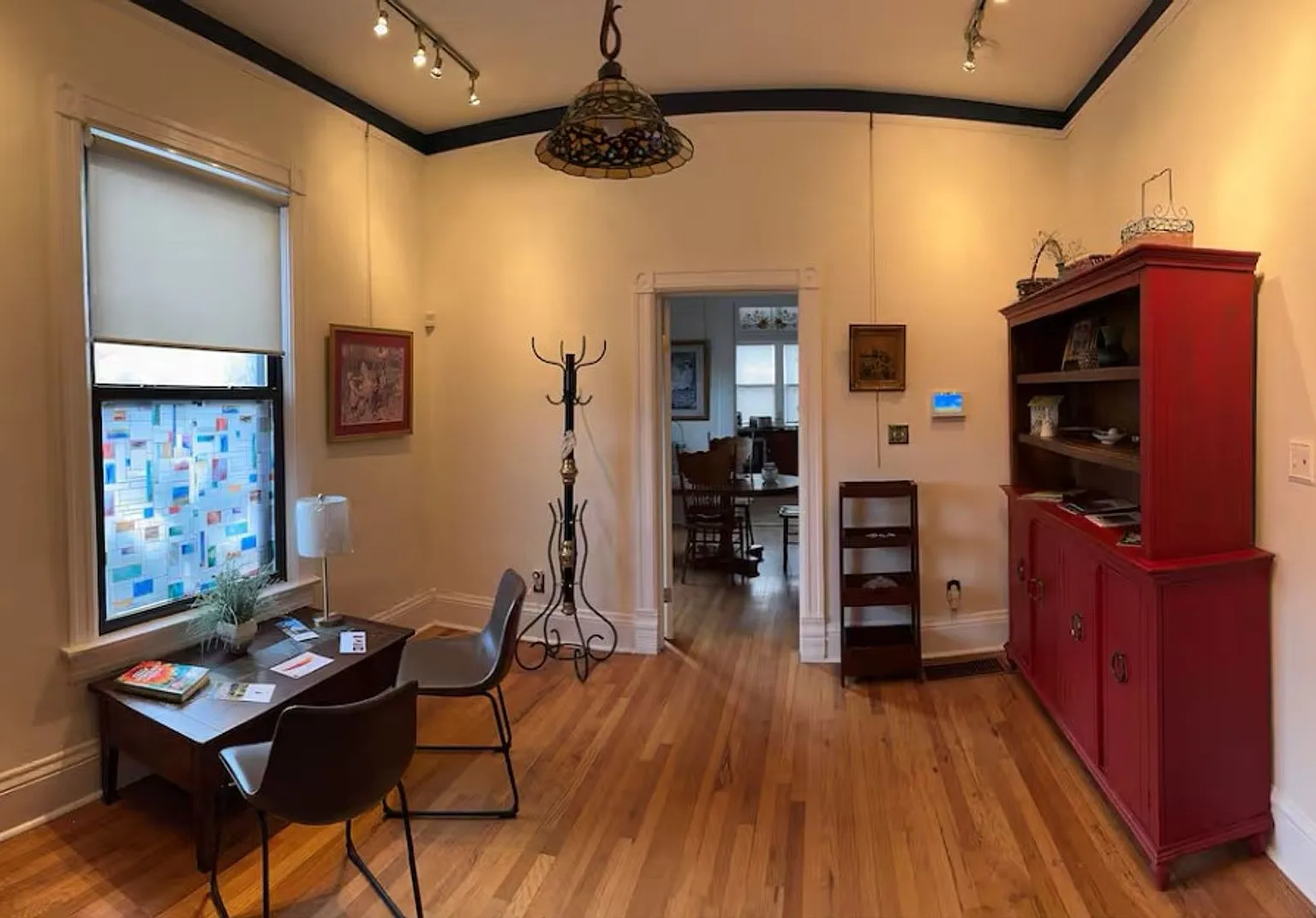 Historic Home 2 Bedroom +office 2 Baths, and Off street Parking — Photo 3