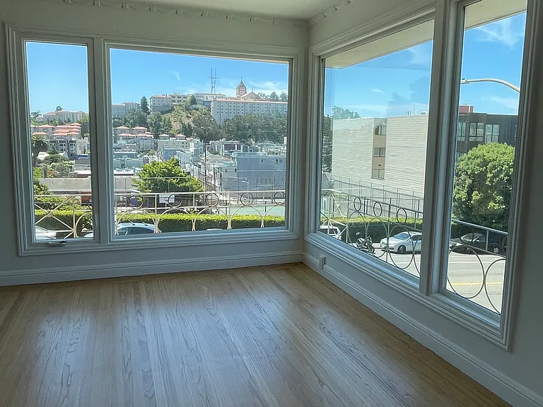 302 Euclid Ave — Photo 1