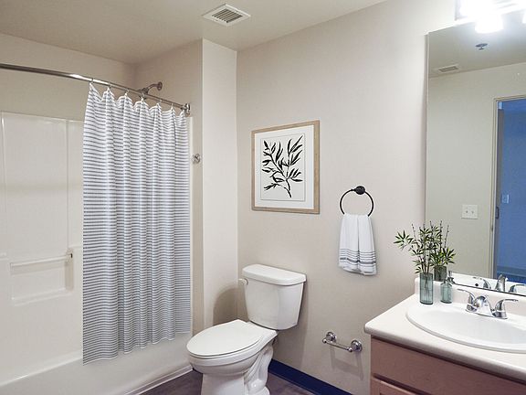 5th image of 1103 Grand Blvd APT 1104