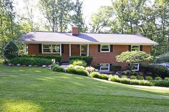1st image of 1416 Woodmont Dr