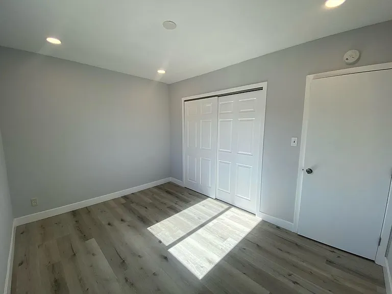 1057 E Hyde Park Blvd #A — Photo 16