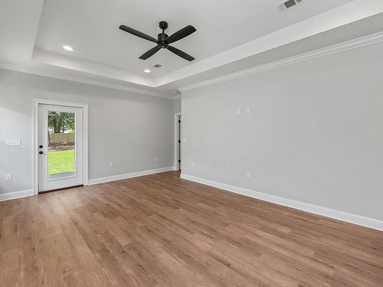 1404 Hickory St — Photo 10