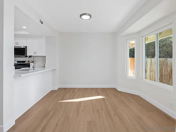 5th image of 2066 Manzana Way