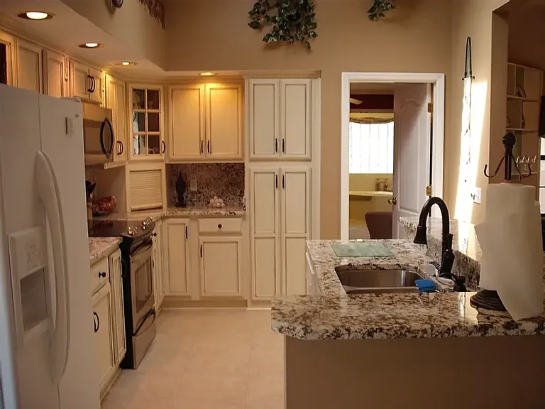 604 Mallory Dr — Photo 20