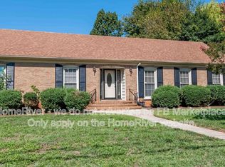 5522 Sharon Rd, Charlotte, NC 28210