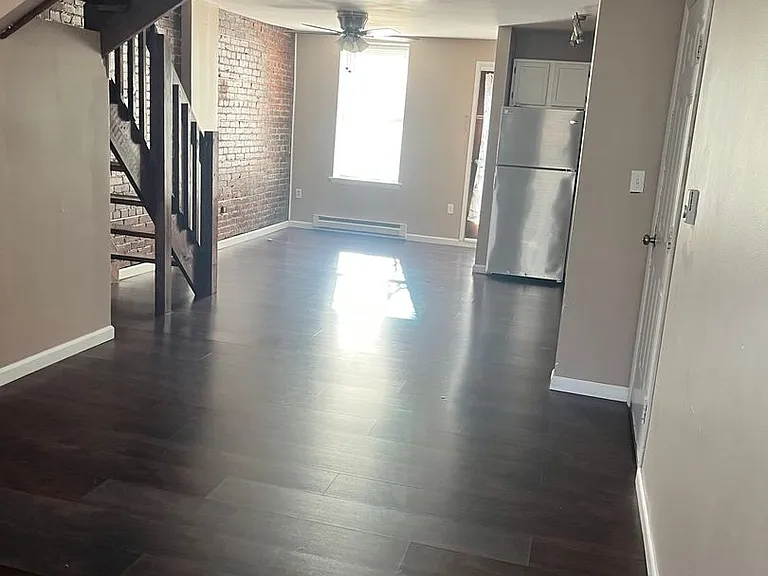 614 Armandale St — Photo 12
