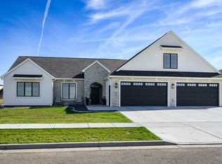 4113 Wrangler Ln, Bismarck, ND 58503