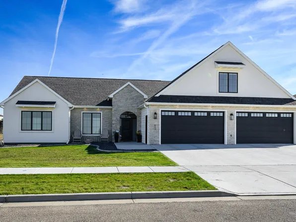 4113 Wrangler Ln, Bismarck, ND 58503