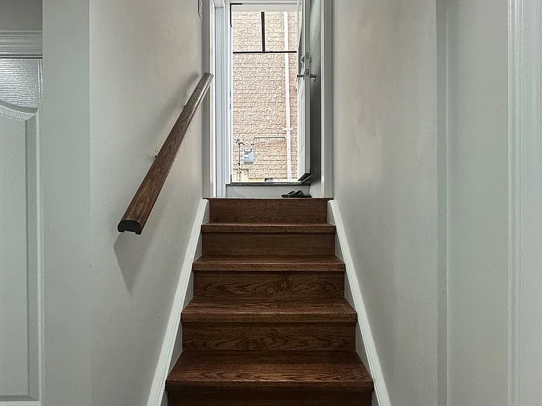 658 Grand Trunk Ave #BSMNT — Photo 3
