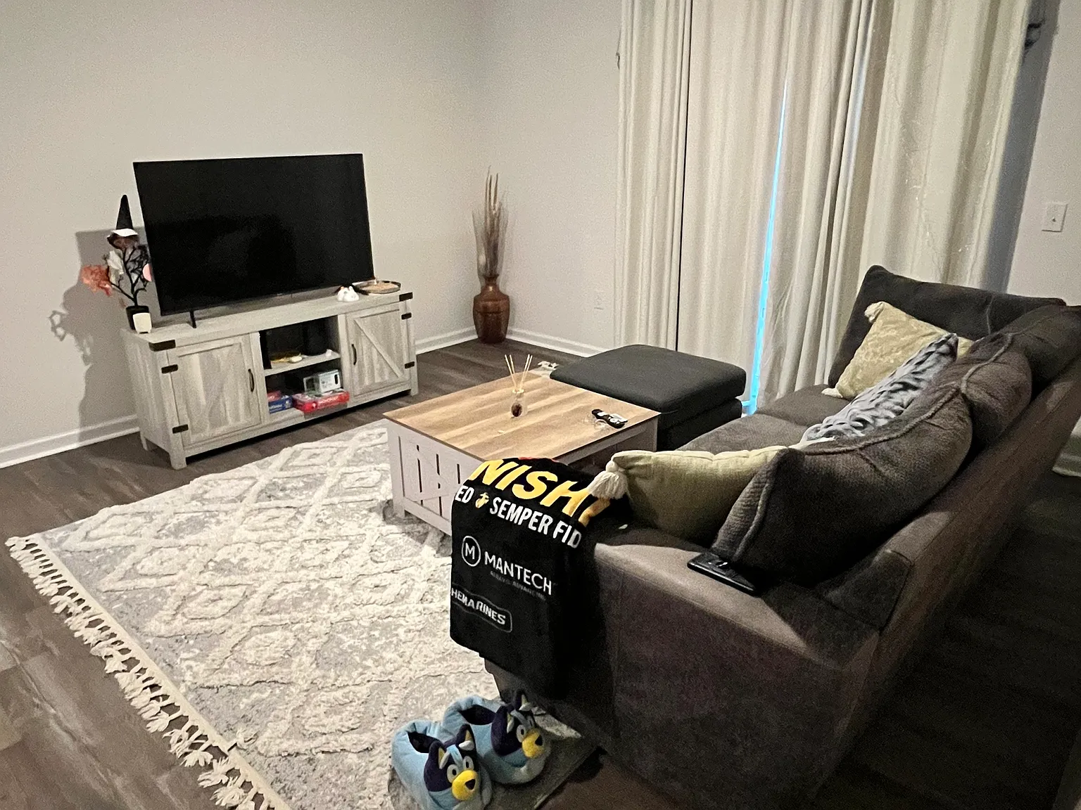 3 bed, 2.5 bath, 2122 sqft, $2,450 — Photo 4