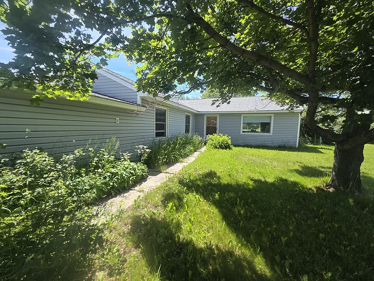 2406 Durston Rd — Photo 2