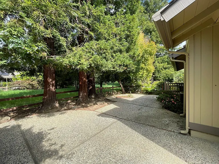 3113 Lippizaner Ln — Photo 37