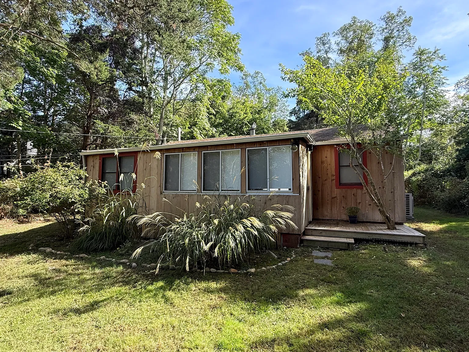 Sag Harbor Beach Cottage — Photo 2