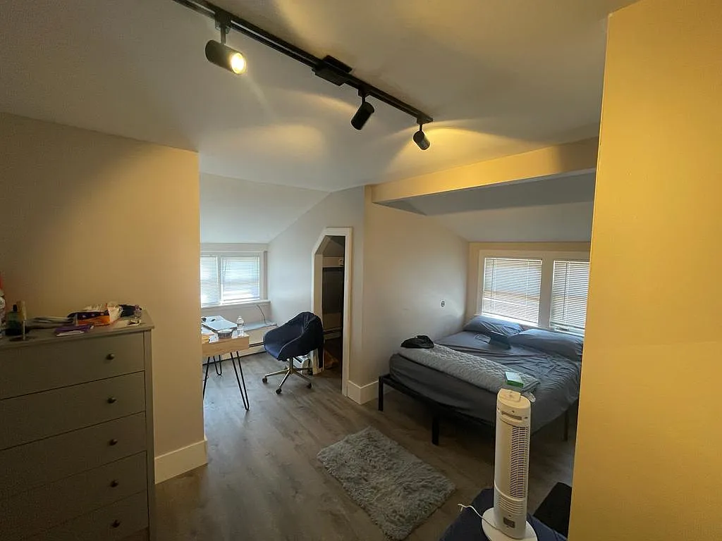 4 bed, $1,025 — Photo 2