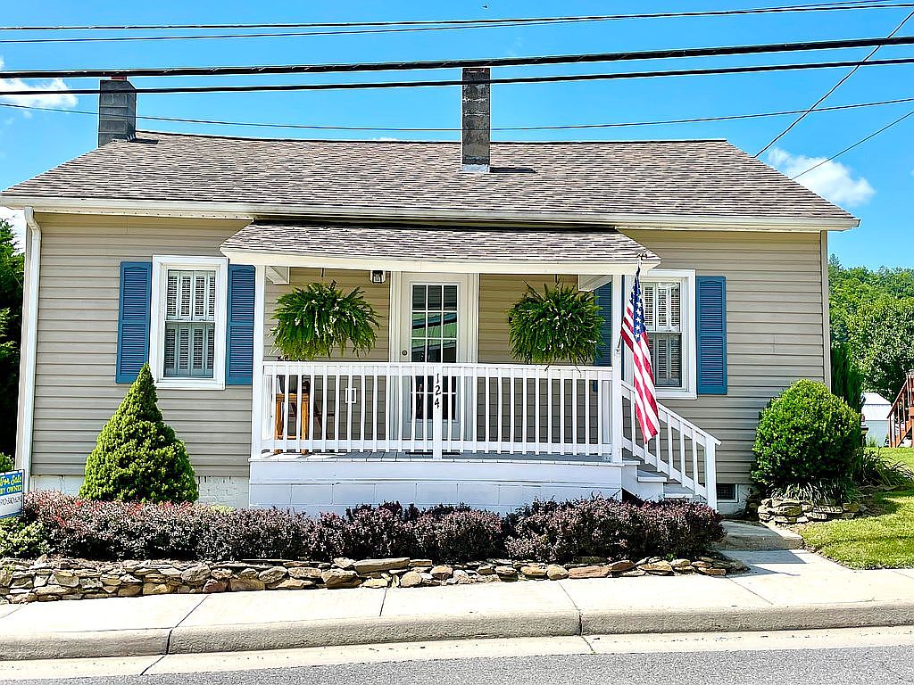 124 W Main St, Fries, VA 24330 Zillow