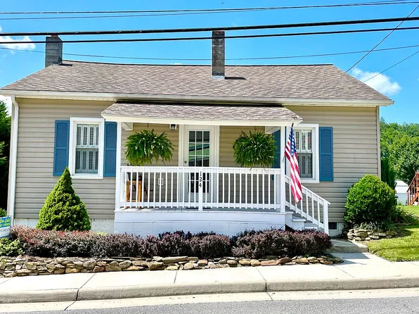 124 W Main St, Fries, VA 24330