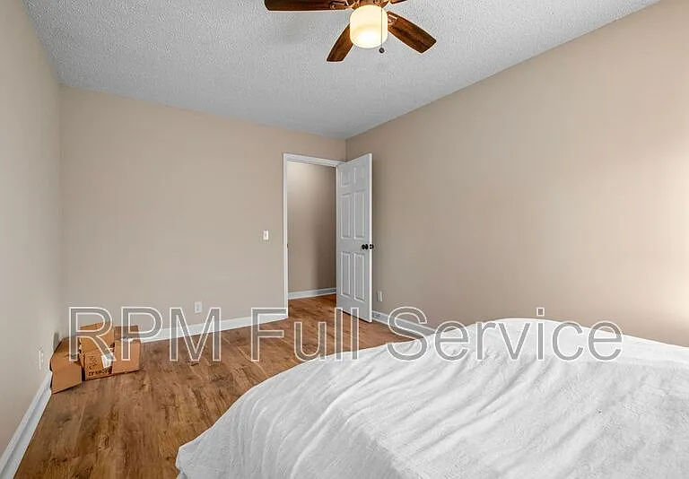 1002 N Maple St #A — Photo 34