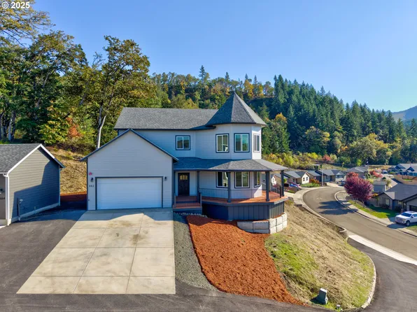 662 Brooks Loop, Sutherlin, OR 97479