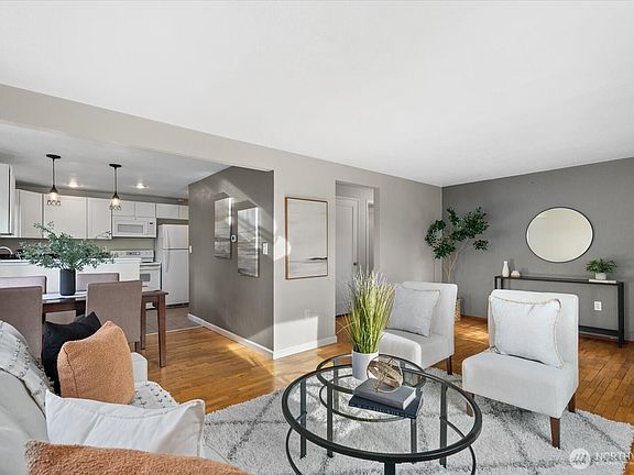 5th image of 833 S MacArthur Street