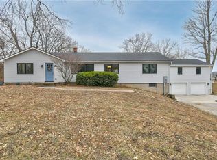 2050 E Pink Hill Rd, Blue Springs, MO 64014