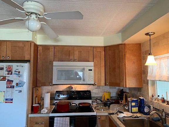 5th image of 270 Coconut St